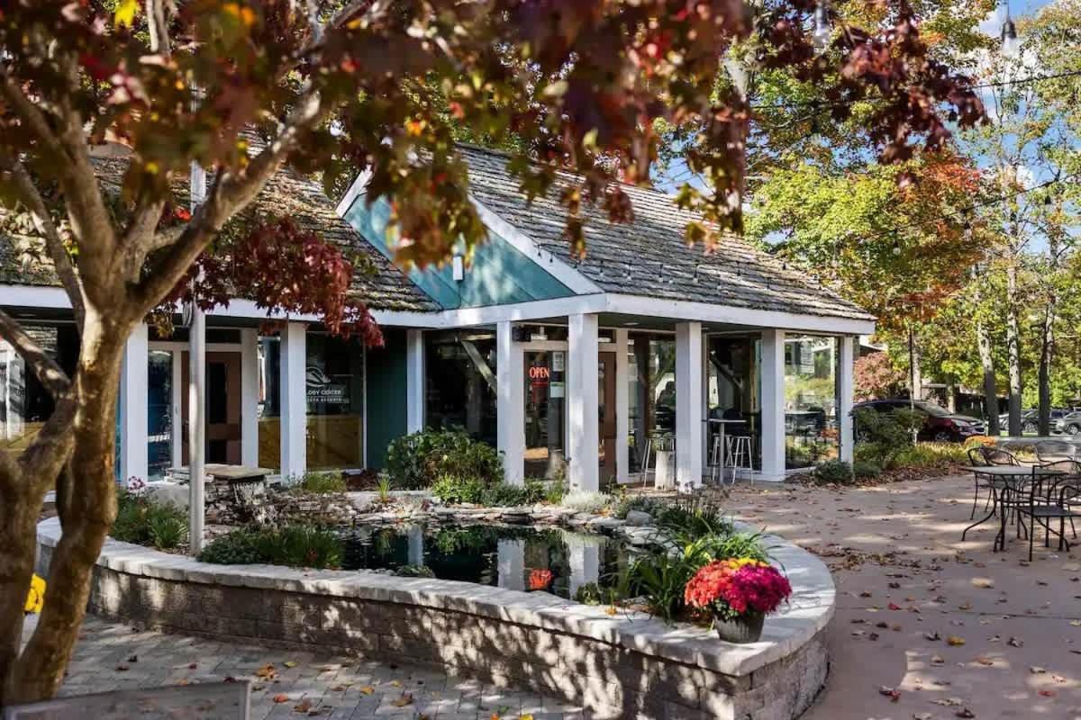 Top Floor Luxury, Sauna, Private Pool, Lake Bellaire Beach, 5 Beds, 4 Full Bath Bagian luar foto
