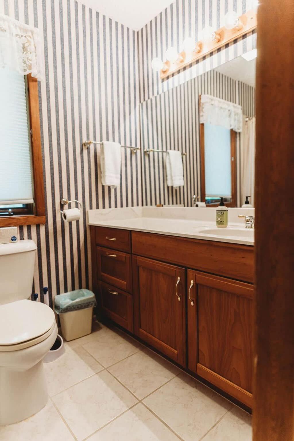 Top Floor Luxury, Sauna, Private Pool, Lake Bellaire Beach, 5 Beds, 4 Full Bath Bagian luar foto