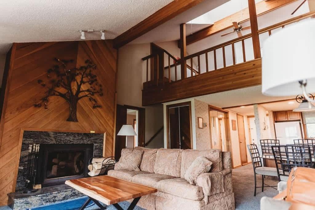 Top Floor Luxury, Sauna, Private Pool, Lake Bellaire Beach, 5 Beds, 4 Full Bath Bagian luar foto