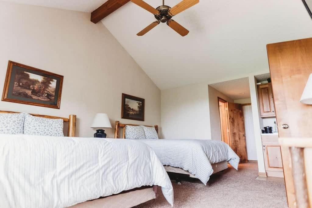 Top Floor Luxury, Sauna, Private Pool, Lake Bellaire Beach, 5 Beds, 4 Full Bath Bagian luar foto