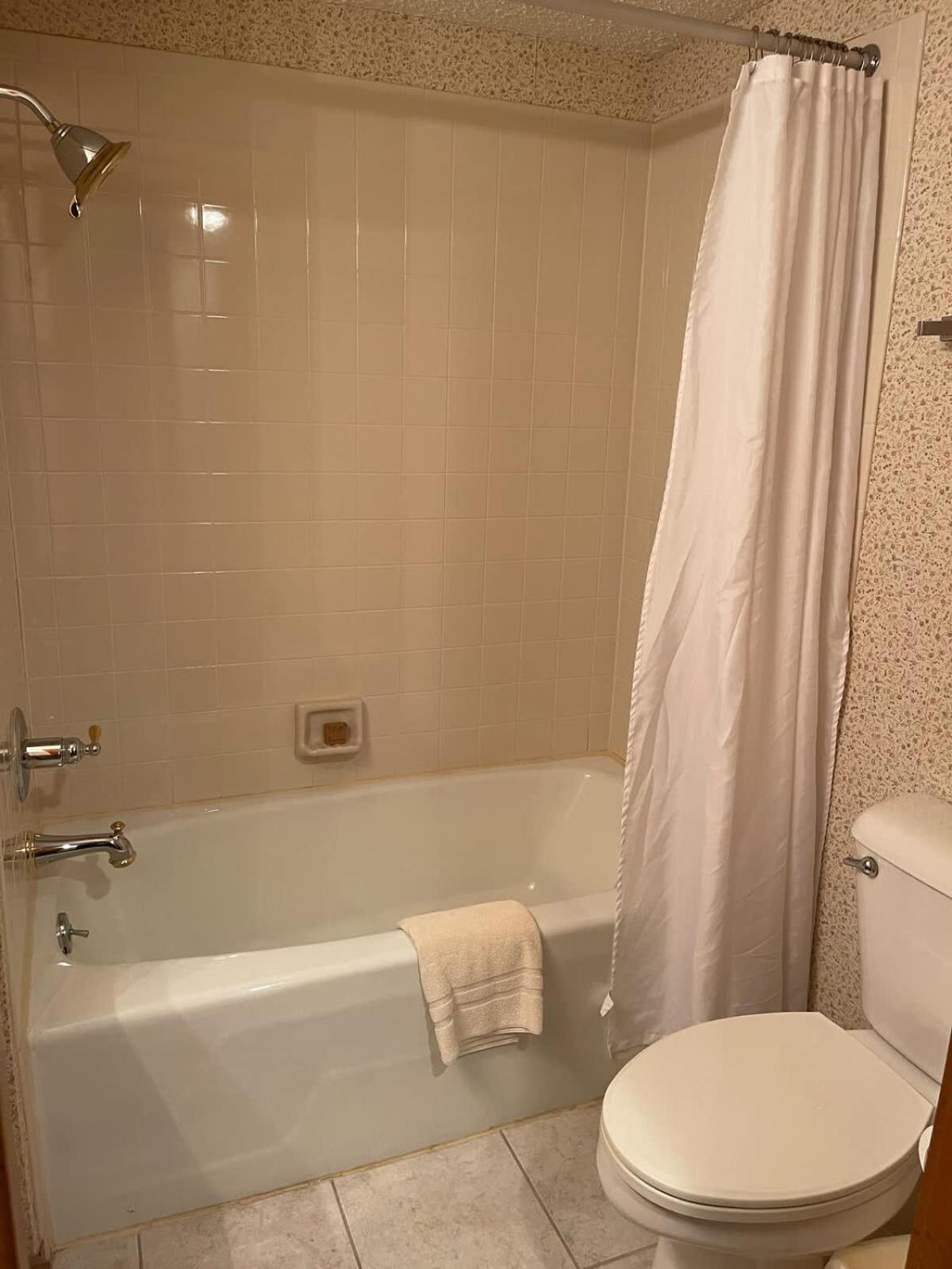 Top Floor Luxury, Sauna, Private Pool, Lake Bellaire Beach, 5 Beds, 4 Full Bath Bagian luar foto