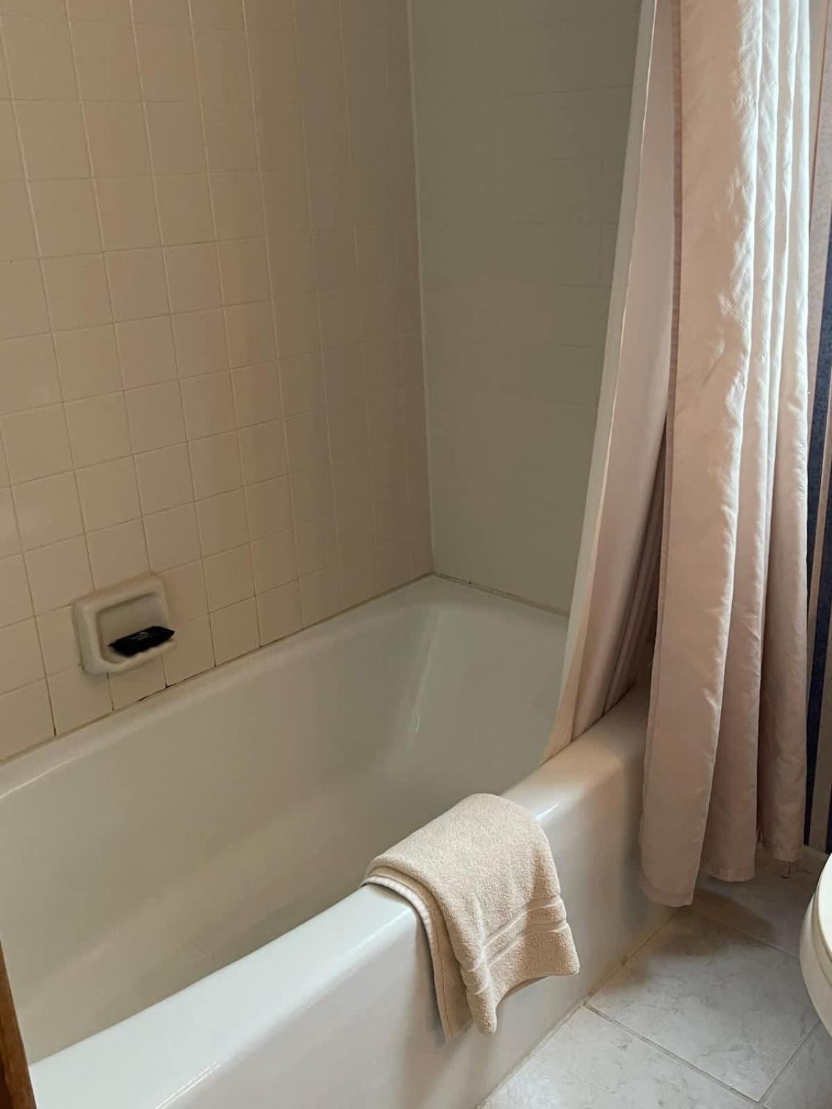 Top Floor Luxury, Sauna, Private Pool, Lake Bellaire Beach, 5 Beds, 4 Full Bath Bagian luar foto