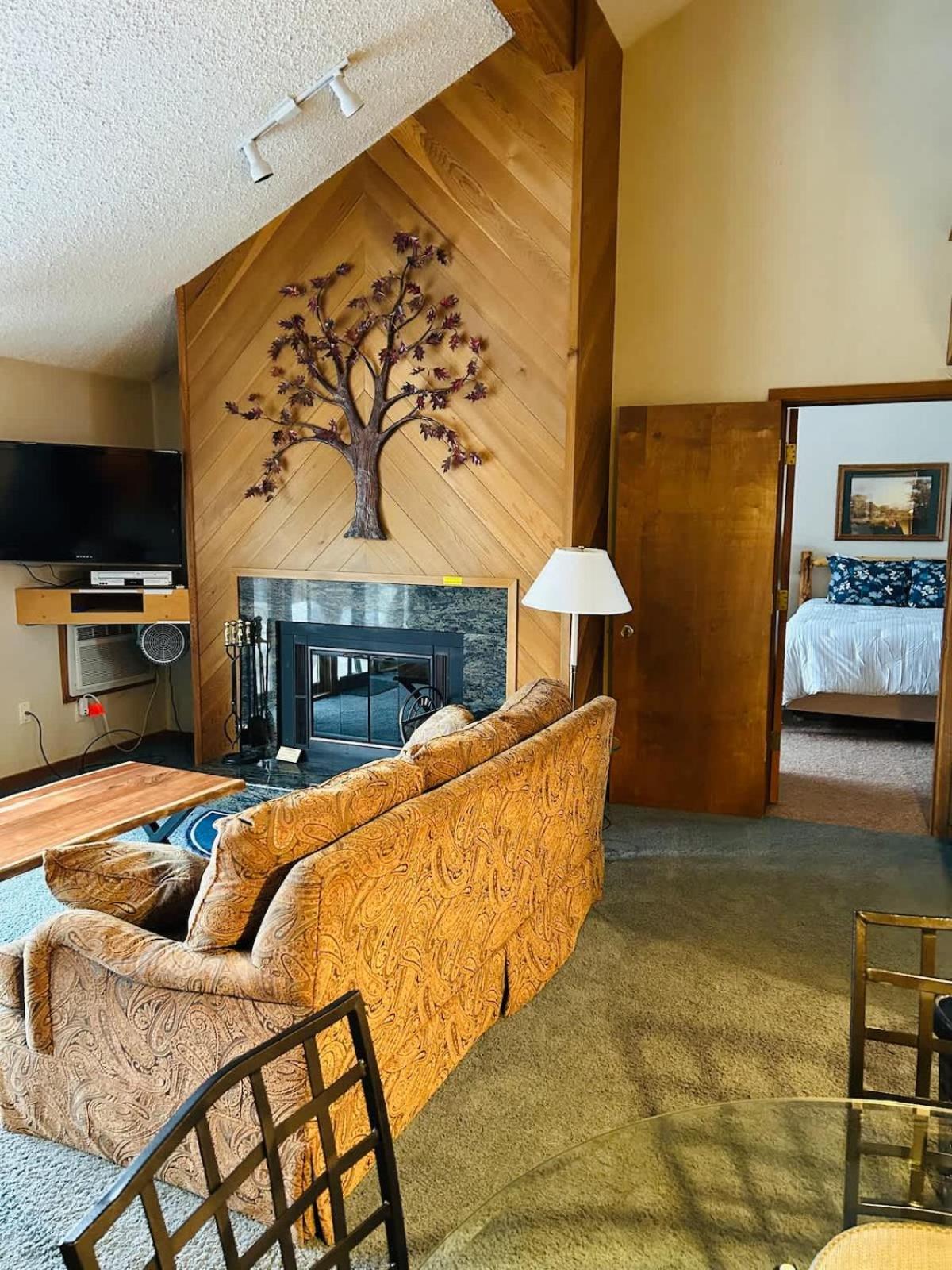 Top Floor Luxury, Sauna, Private Pool, Lake Bellaire Beach, 5 Beds, 4 Full Bath Bagian luar foto