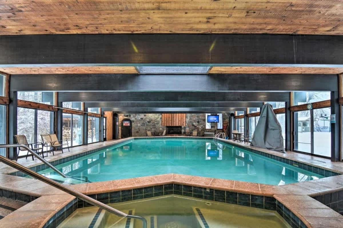 Top Floor Luxury, Sauna, Private Pool, Lake Bellaire Beach, 5 Beds, 4 Full Bath Bagian luar foto