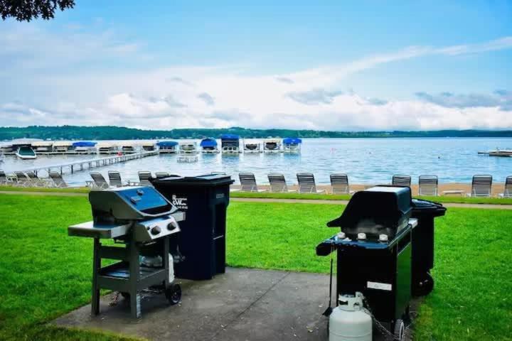 Top Floor Luxury, Sauna, Private Pool, Lake Bellaire Beach, 5 Beds, 4 Full Bath Bagian luar foto